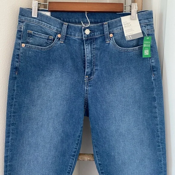 NWT - GAP - Mid Rise Baby Boot Jeans - Size 31/12 - Picture 7 of 11